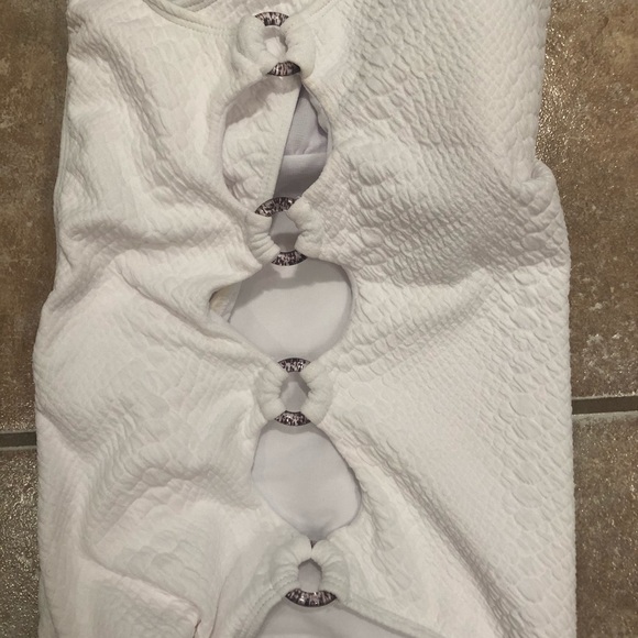 One piece white bathing suit - Picture 3 of 5